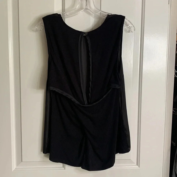 EUC WOMENS DOLAN TOP black size medium twist back - Picture 7 of 9